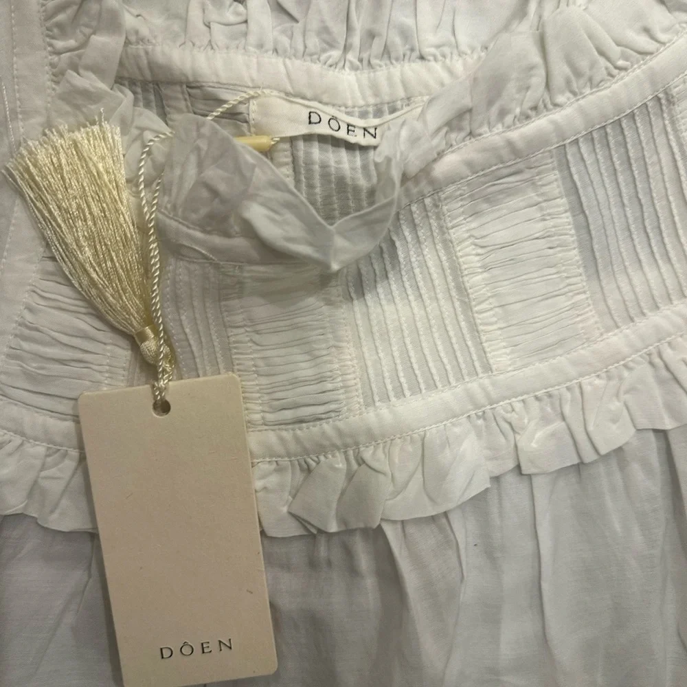 Elegant Cream Women's Top - Picture 5 of 6